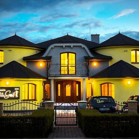 Villa Golf Sliač Exteriör bild