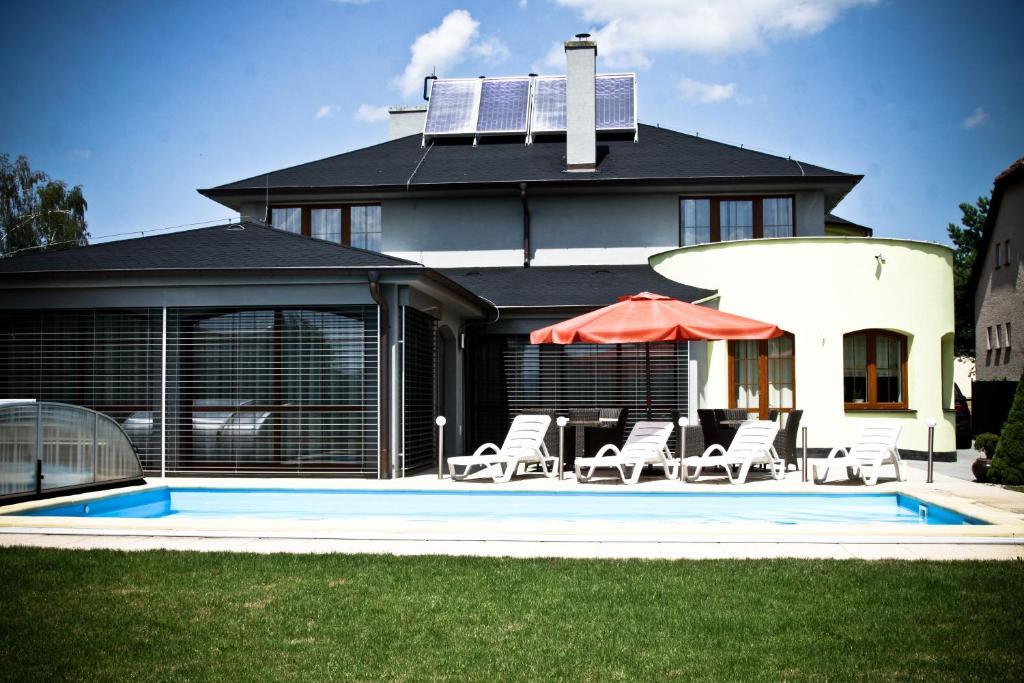 Villa Golf Sliač Exteriör bild