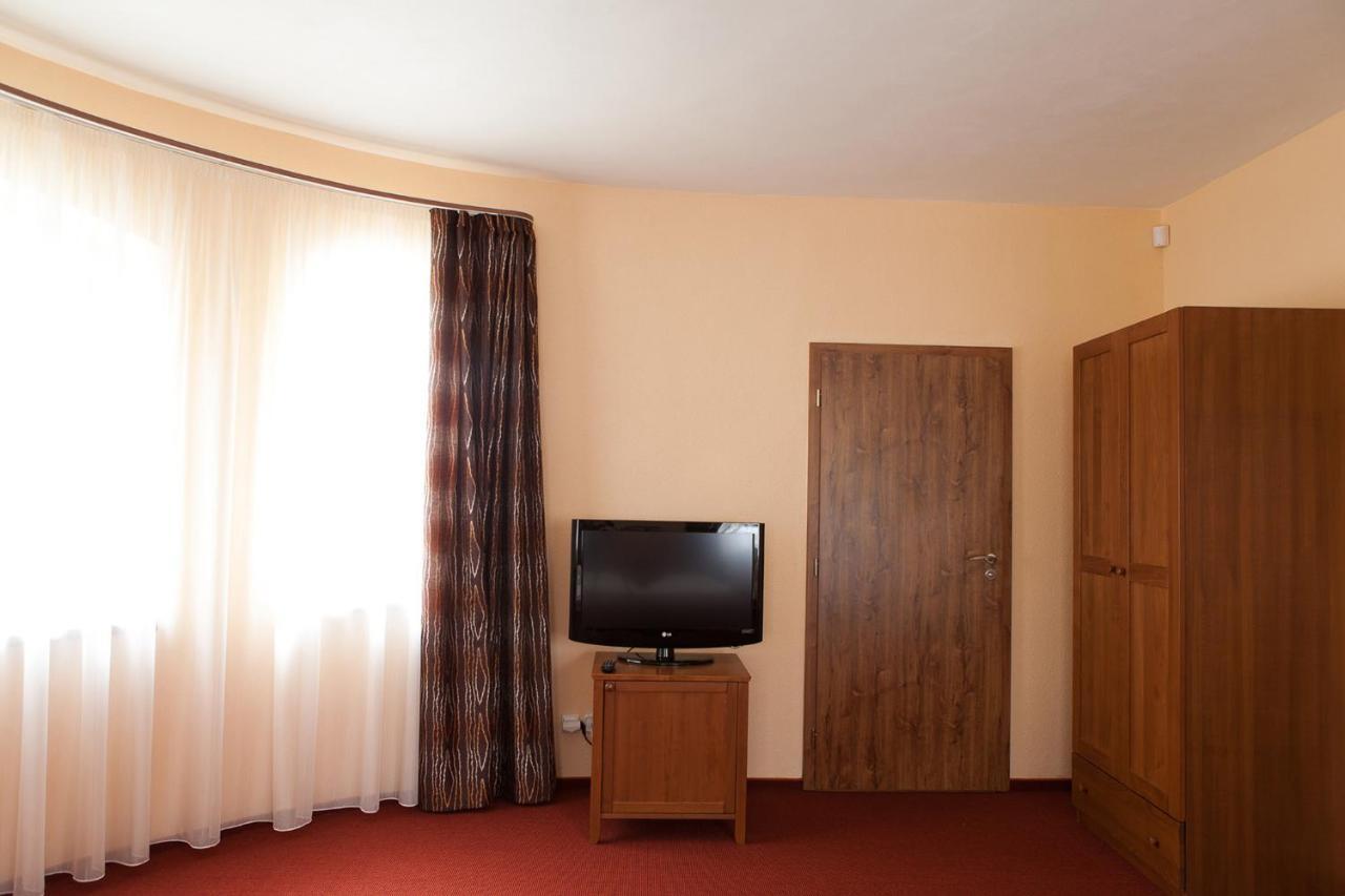 Villa Golf Sliač Exteriör bild